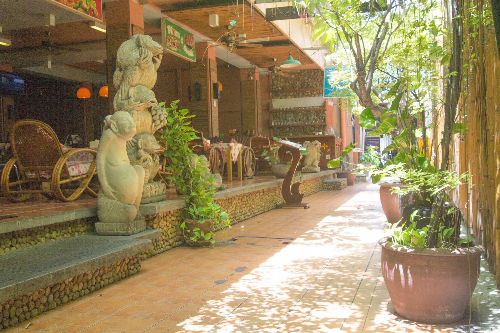 Khaosan Holiday pensión Bangkok Exterior foto