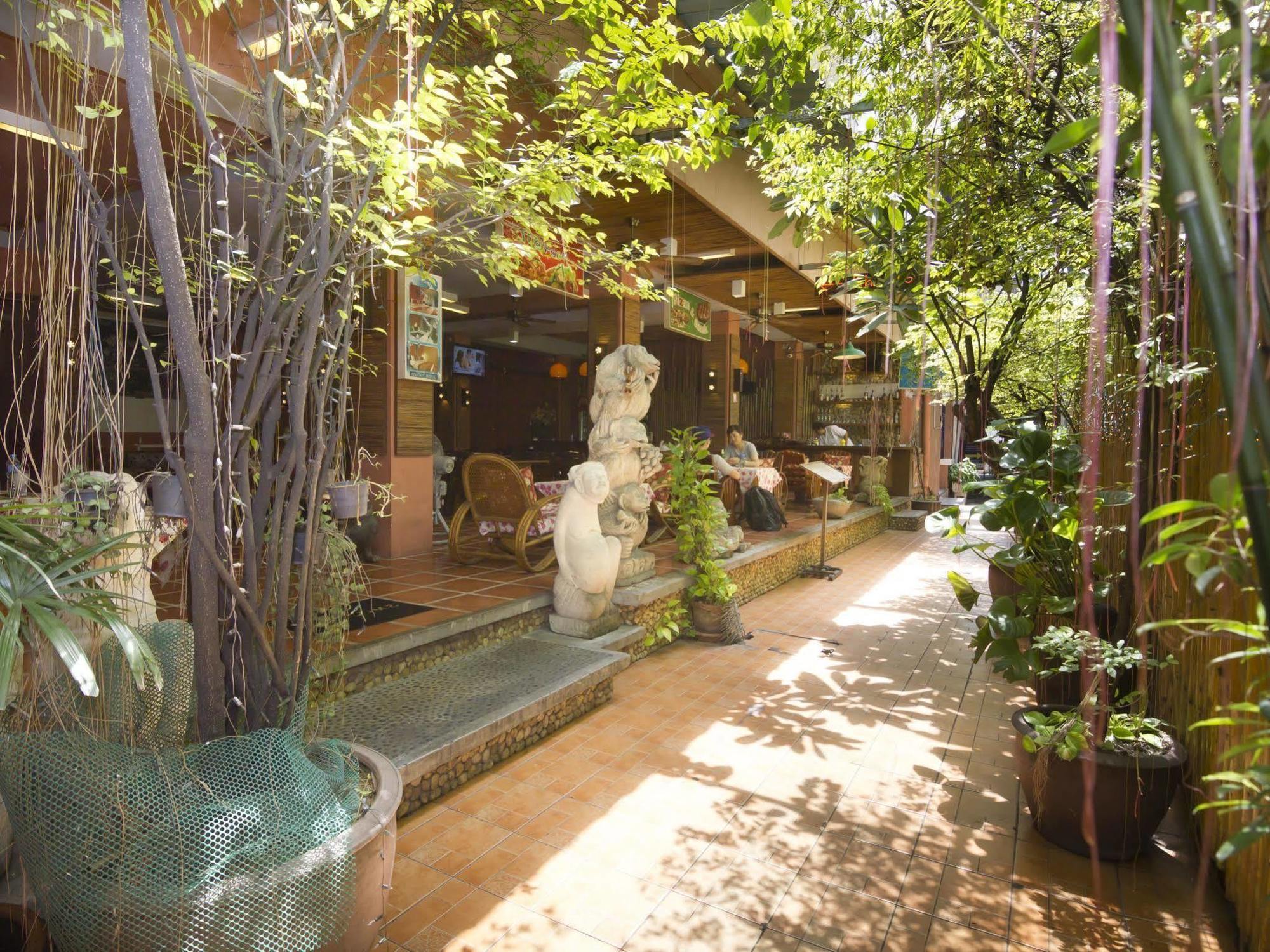 Khaosan Holiday pensión Bangkok Exterior foto